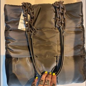 Gray chain link shoulder bag